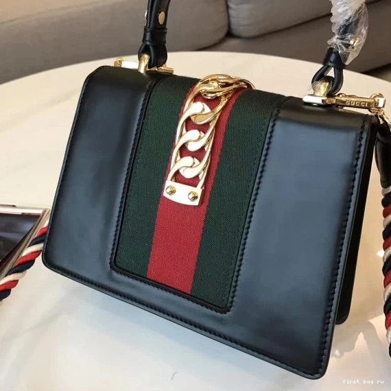 First bag ru Gucci Sylvie 0805